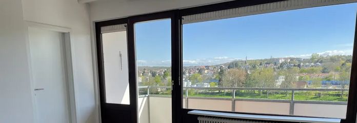 Wohnzimmer mit Südbalkon
