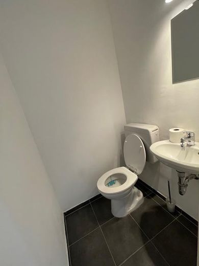 Provisionsfreie lichtdurchflutete 3-Zimmer-Wohnung mit Miele-Küche & Bergblick – sofort verfügbar! – Separate Toilette