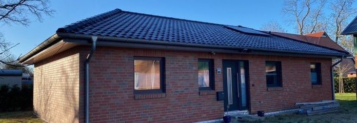 Bungalow u. Resthof, auf einem schönen Grundstück in Dorfrandlage!