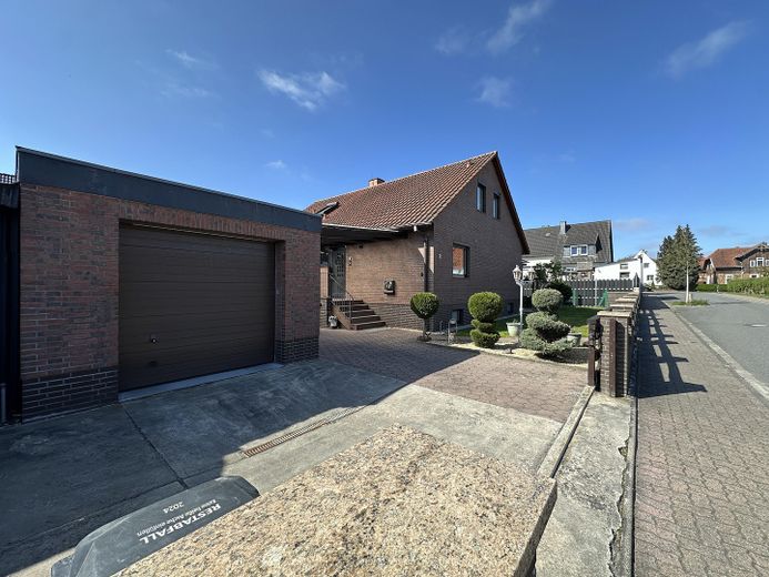 Hausansicht links 1