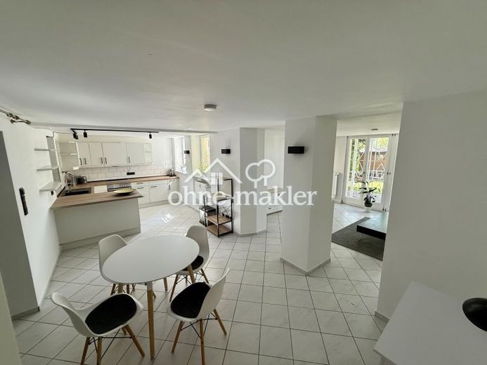 Voll ausgestattete helle Wohnung & Parkplatz im Souterrain mit Whirlpool & Garten – Foto 1