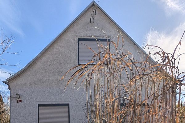 Provisionsfrei von privat: Zwei Wohnhäuser auf 768 m² in Berlin-Kaulsdorf