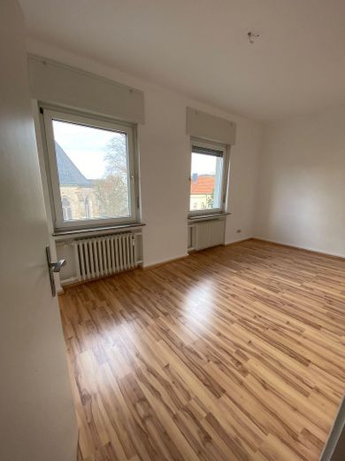 Luminoso appartamento di 2 locali in affitto nel centro città – Schlafzimmer