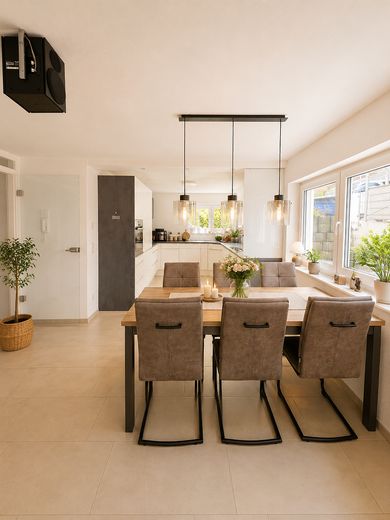 Hochwertig ausgestattete und gepflegte 4,5 Zimmer- Erdgeschosswohnung am Bodensee – Küche