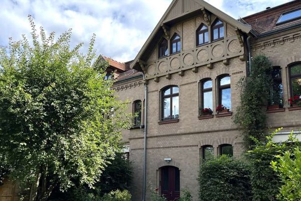 Casa bifamiliare/retrostante libera, Waldstraßenviertel, 4,5 locali e 2 terrazze, posizione molto tranquilla