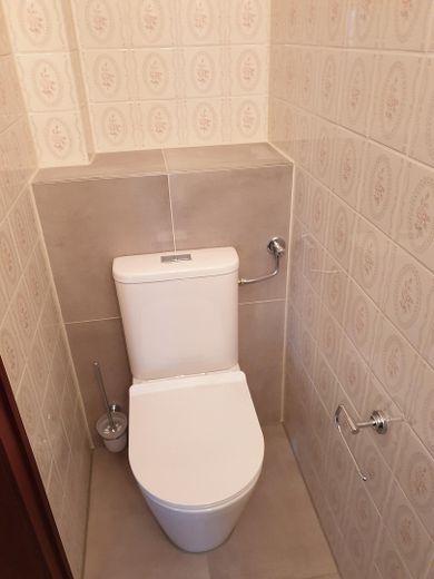 Luxuriöse 3-Zimmer Wohnung in Hoffnungsthal, edle Einbauküche mit Vollausstattung – Gäste-WC 2
