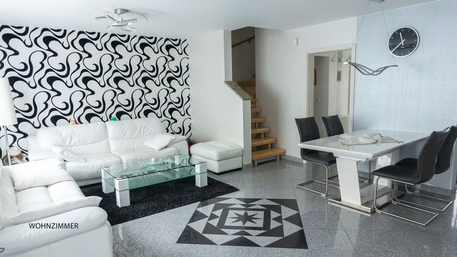 Haus am Tillypark, kommen sehen und staunen. Direkt vom Eigentümer! – Wohnzimmer