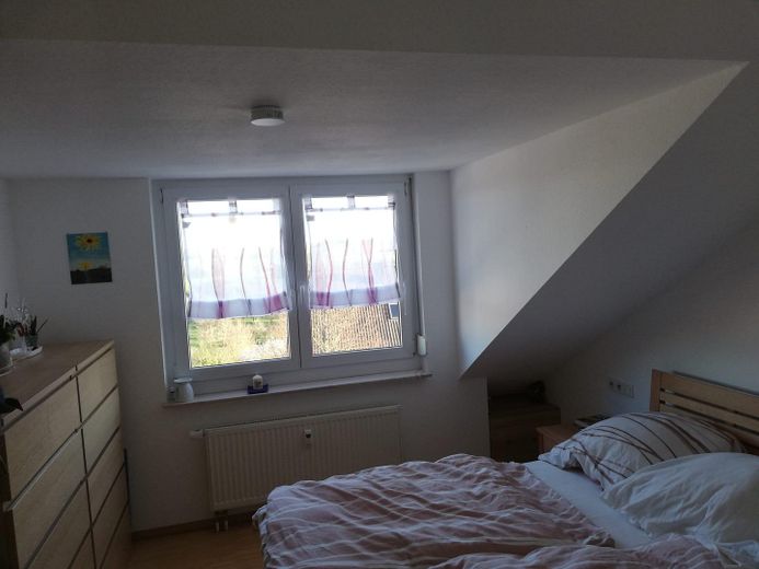 Provisionsfreie, energieeffiziente 3,5-Zimmer-Maisonette-Wohnung auf der Schillerhoehe in Marbach – Schlafzimmer