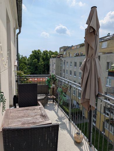 Provisionsfrei: Helle, bezugsfreie 2-Zimmer Altbauwohnung mit Südwest-Balkon im Florakiez – Photo 9