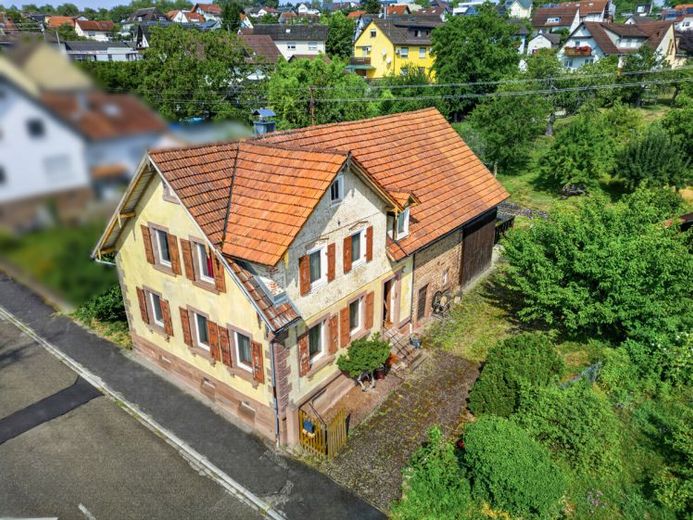 Charmantes Bauernhaus mit schönem Garten – Foto 1