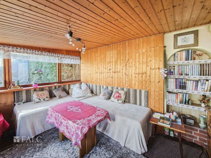 Jetzt oder Nie: Das Haus am See - FALC Immobilien – Wohnzimmer 1 mit Seeblick
