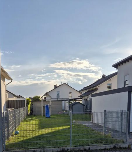 Wysokiej jakości dom jednorodzinny (A+) z ogrzewaniem geotermalnym, dużym tarasem i garażem dwustanowiskowym – bez prowizji – Garten