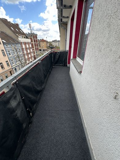 First occupancy after renovation - in the middle of Düsseldorf - tax advantages – Balkon