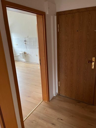 Gepflegte 2-Zimmer-Dachgeschosswohnung in Oberhausen – ab 01.11.2026 zu vermieten – Flur/Diele