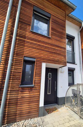 Rijtjeshuis op een toplocatie in Karlsfeld, gezinsvriendelijk, zonder makelaarscourtage – Foto 1