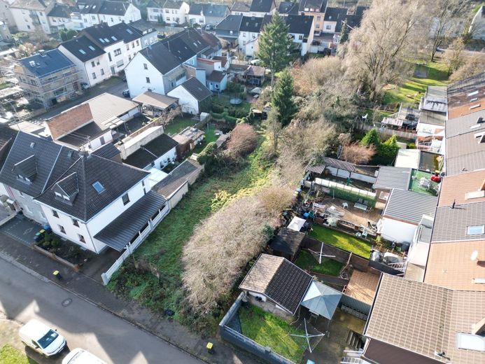 Großzügiges Baugrundstück mit Entwicklungspotenzial in Saarlouis-Roden – Bild 2