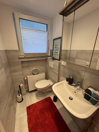 Kernsanierte 1-Zimmer-Wohnung mit Balkon, 47 m², 2. OG in Frankenthal – Bad