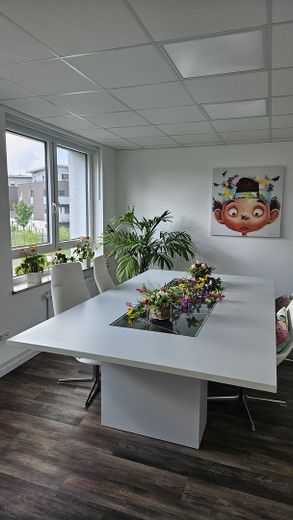 Helle und frisch sanierte Büroetage zu vermieten – Büro 1