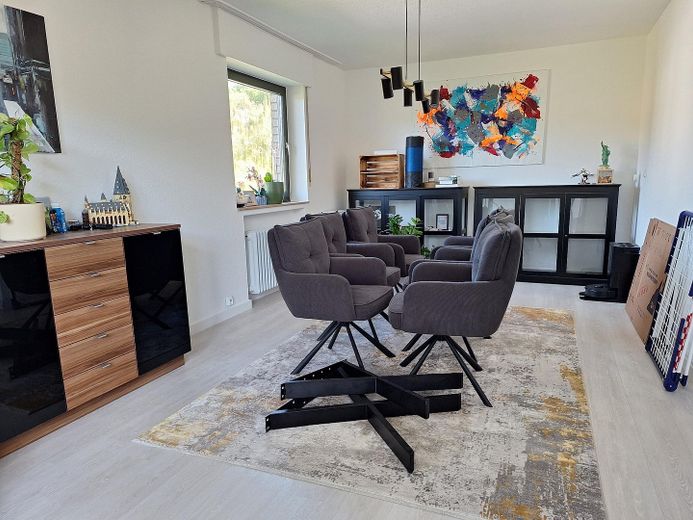 wunderschöne sonnige Wohnung mit Balkon im begehrten Stadtteil Voxtrup in Osnabrück – Wohnzimmer
