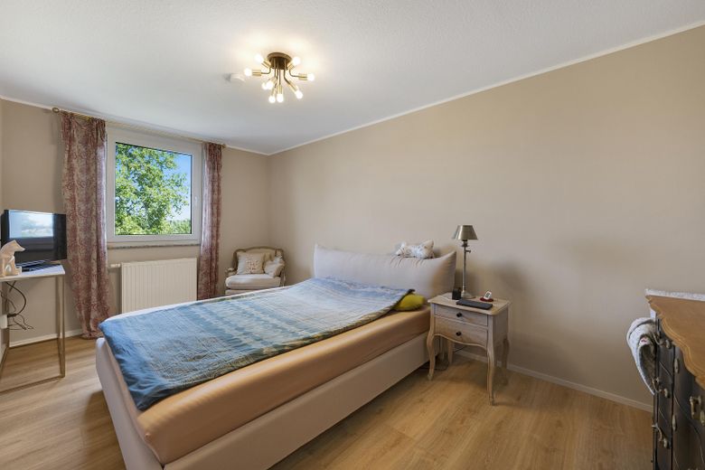 Reihenendhaus in Roßdorf mit 6 Zimmern, Terrasse und Garten: Platz für die ganze Familie – Schlafzimmer