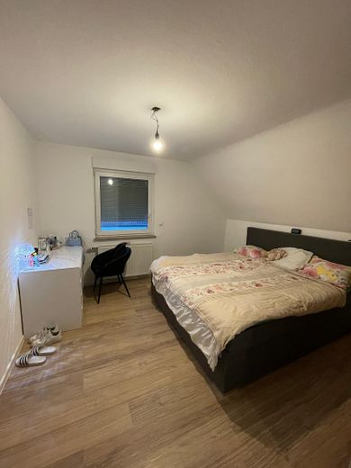 1. Stock Schlafzimmer