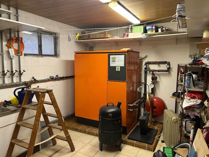 Casa unifamiliare ben tenuta con grande potenziale e terreno edificabile aggiuntivo a 54570 Neroth – Heizungsraum