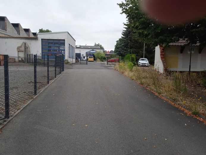 Ehem. Autohaus - Kleinteilig aufgeteilt - Kapitalanlage od. Selbstnutzer – Hauptzufahrt von Osten