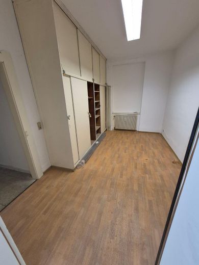 Gewerbefläche mit Fensterfront für Praxis, Atelier, Büro etc. – Foto 6