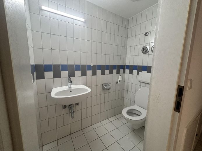 Helle 4,5 Zimmer Maisonette-Wohnung zu vermieten – Whg 2 Separates WC