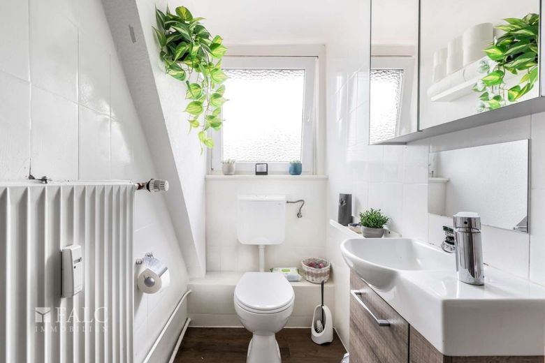 Kapitalanlage mit Potenzial - Maisonettewohnung in Bremen-Woltmershausen – WC - Obergeschoss