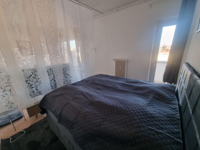 Helle, geräumige, möblierte Wohnung mit Balkon in zentraler Lage nahe U Alt-Mariendorf – Schlafbereich (separiert)