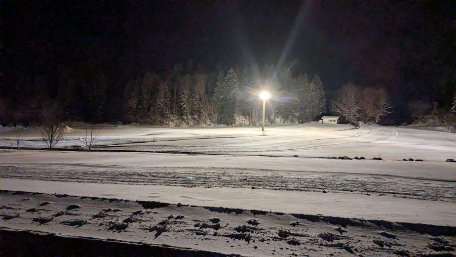 Skiloipe nachtbeleuchtet