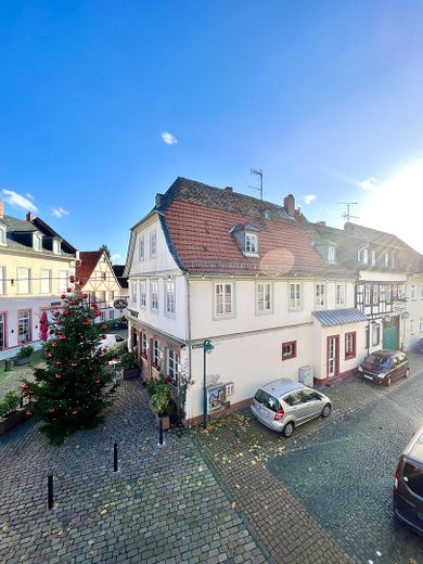 lussuoso e luminoso appartamento di 4 locali in edificio storico – Blick aus dem Wohnzimmer