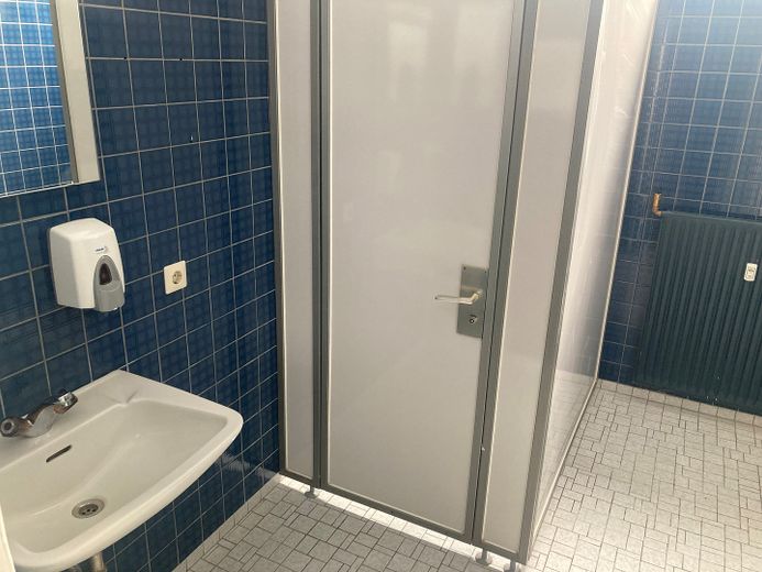 Helle, großzügige Büro-/Praxisfläche in zentraler Lage von Bingen am Rhein – WC Herren