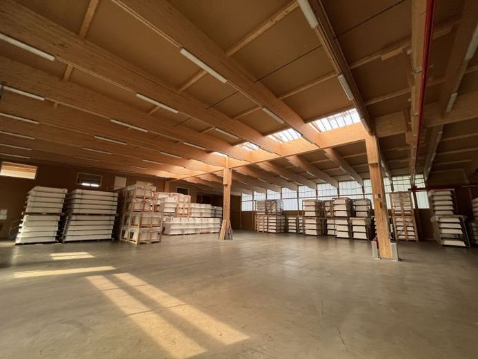 Lager-/Produktionshalle mit Kranbahn in Rehau - ca. 1.024 m² Produktionsfläche - 150 m² Büro und Sozialräume im OG – फोटो 1