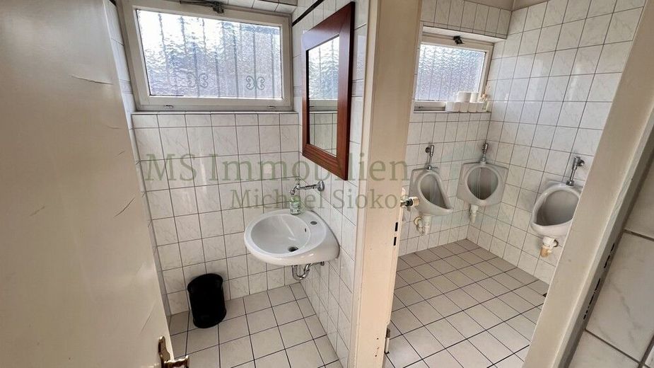 *** Attraktives Wohn- und Geschäftshaus im Boxheimerhof in Bürstadt *** – EG Herren-WC Ansicht 1