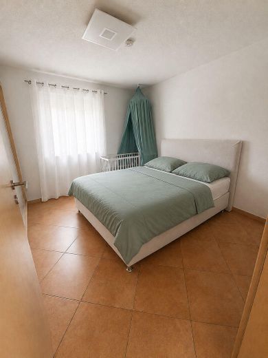 4-Zi.-Wohnung mit großem Balkon in Feldkirchen-Westerham – Schlafzimmer