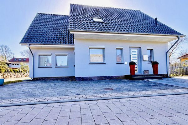 Strandnah und provisionsfrei, modernes Einfamilienhaus