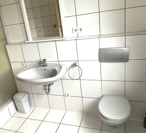 سعر جديد! من مالك خاص 2 غرفة مع شرفة كبيرة في Brinkum، Stuhr – Bad 7,25 m² 
