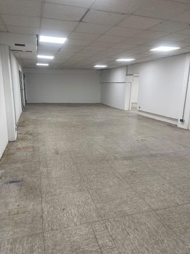 Storage hall (basement level) newly renovated in an optimal traffic location – Lagerraum