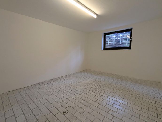 Bungalow adatto alle famiglie, vicino al centro e ben collegato – Keller 3