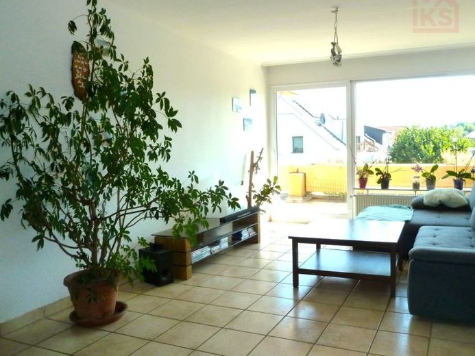 Ampio appartamento 4,5 ZKB con bel balcone in affitto a Saarlouis-Picard. – Foto 1