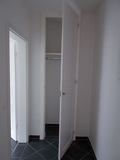 Großzügige 2-Zimmer mit Laminat und Wannenbad in guter Lage – DSCN1051