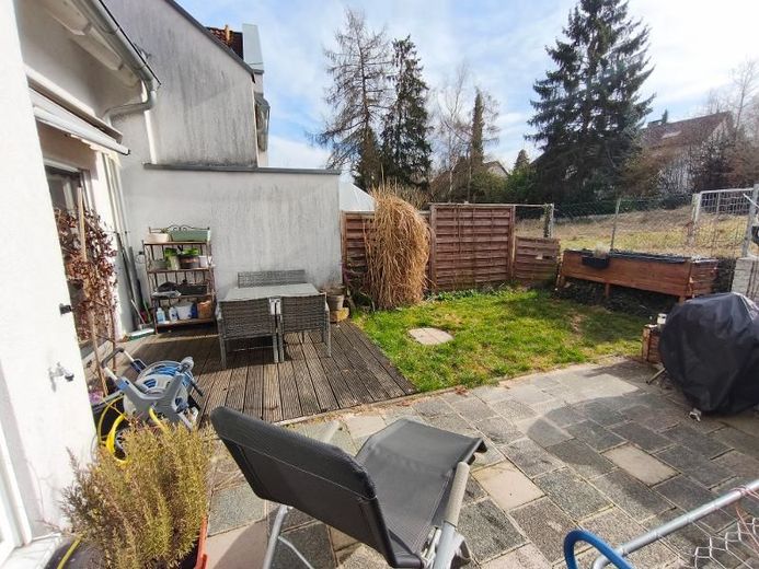 Reihenmittelhaus mit Garten und Carport in Etzelskirchen – Terrasse / Garten Bild 3