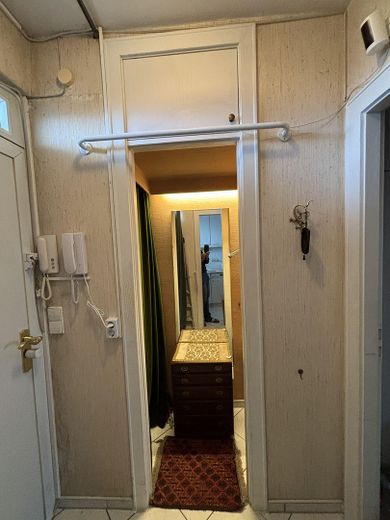 2-Zimmer Wohnung mit Balkon und Außenstellplatz – Gardrobe