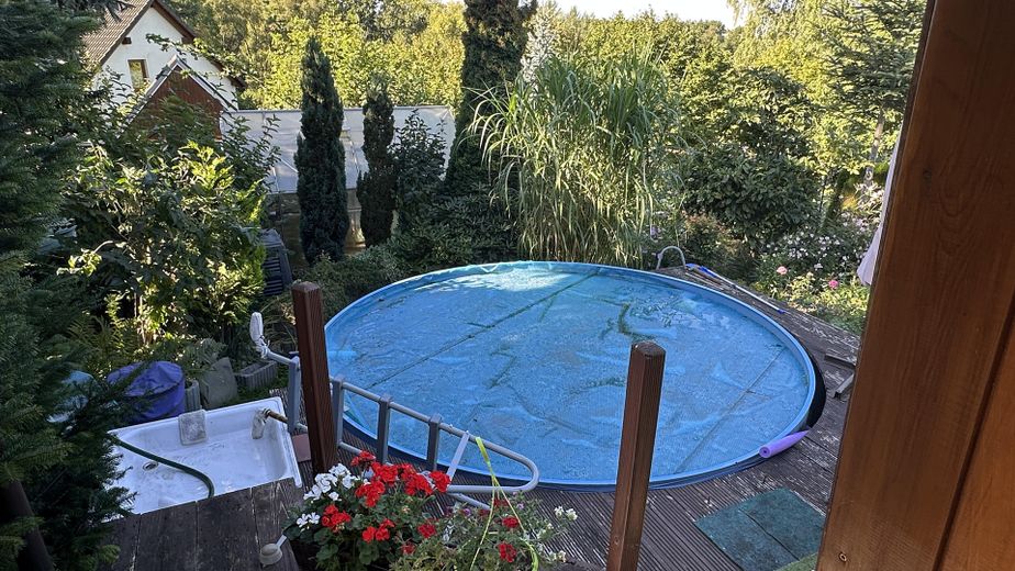 Eigenheim am SW-Stadtrand mit schönem Garten – Pool, Blick zum Garten