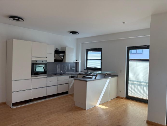 Hochwertige 3-Zimmer-Wohnung im Rostocker Bahnhofsviertel – Küche/Wohnbereich