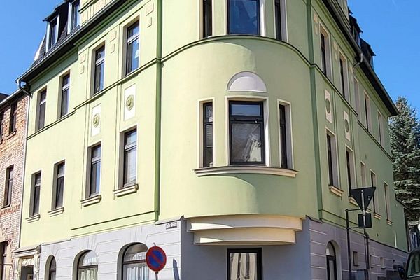 Inmueble de inversión: edificio plurifamiliar con unidad comercial - alquilado, se vende por motivos de edad