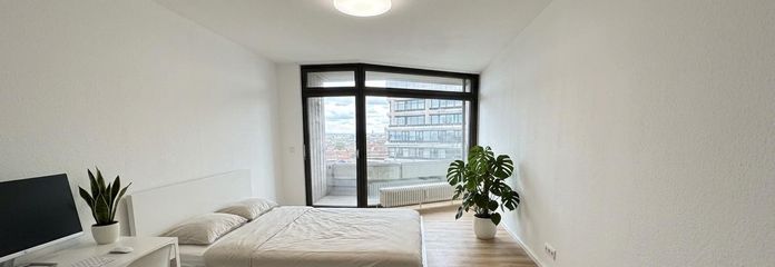 All-Inclusive: Frisch saniertes, vollmöbliertes Studio im 11. OG mit spektakulärem Stadtblick – Your new home