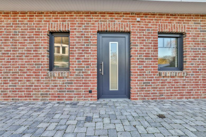 Neubau-Doppelhäuser in Scharbeutz-Klingberg – Traumlage am See, nur wenige Minuten zur Ostsee! – Eingangstür